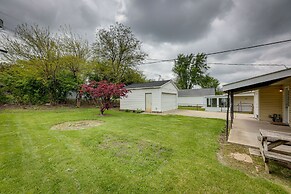 Well-equipped Dayton Home: 5 Mi to University!