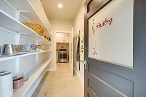 Chic House in Spring Branch w/ Lush Outdoor Space!