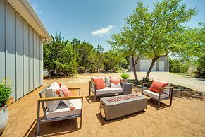 Chic House in Spring Branch w/ Lush Outdoor Space!