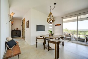 Chic House in Spring Branch w/ Lush Outdoor Space!