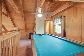 Gatlinburg Cabin w/ Pool Table ~ 6 Mi to Downtown!