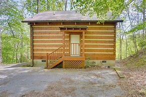 Gatlinburg Cabin w/ Pool Table ~ 6 Mi to Downtown!