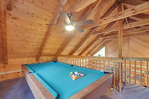 Gatlinburg Cabin w/ Pool Table ~ 6 Mi to Downtown!