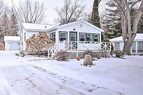 Green Lake Vacation Home w/ Screened Porch!