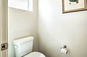 Spacious Bellemont Cabin w/ Jacuzzi + Mtn View!