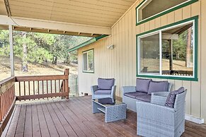 Woodsy Groveland Cabin w/ Deck < 3 Mi to Lake