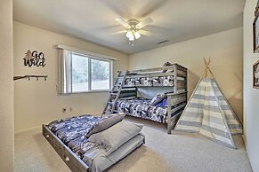 Woodsy Groveland Cabin w/ Deck < 3 Mi to Lake