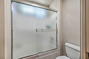 Woodsy Groveland Cabin w/ Deck < 3 Mi to Lake