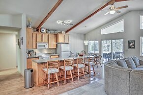 Woodsy Groveland Cabin w/ Deck < 3 Mi to Lake