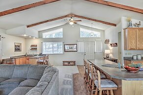 Woodsy Groveland Cabin w/ Deck < 3 Mi to Lake