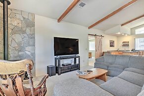 Woodsy Groveland Cabin w/ Deck < 3 Mi to Lake