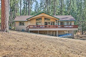 Woodsy Groveland Cabin w/ Deck < 3 Mi to Lake