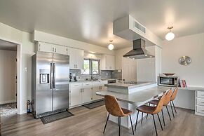 Lake Powell Views: Mid-century Home in Page