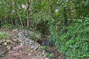 Cozy Smoky Mtn Retreat on River w/ Fire Pit & Deck