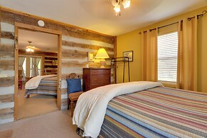 Cozy Smoky Mtn Retreat on River w/ Fire Pit & Deck