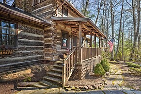 Cabin Near Boone w/ Hot Tub & Mountain Views