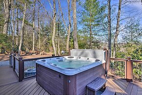 Cabin Near Boone w/ Hot Tub & Mountain Views