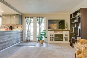 8 Mi to Dtwn Denver: Wheat Ridge Gem w/ Patio