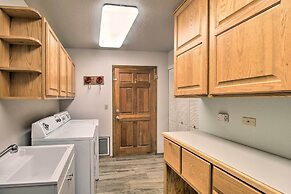 Chic Pinetop Retreat w/ Separate Apartment!