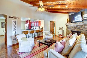 Near Golfing & Hiking: Pinetop Vacation Rental!