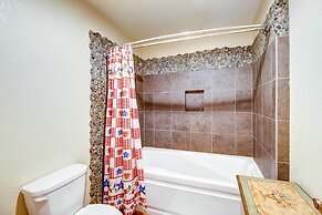 Near Golfing & Hiking: Pinetop Vacation Rental!