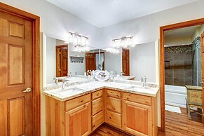 Near Golfing & Hiking: Pinetop Vacation Rental!