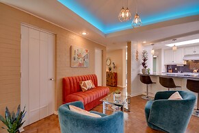 Mid-century Modern Home w/ Fire Pit & Gas Grill!