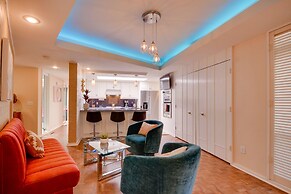 Mid-century Modern Home w/ Fire Pit & Gas Grill!