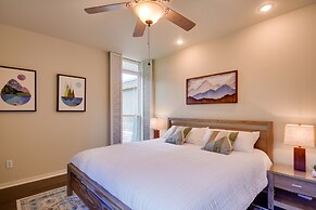 Mid-century Modern Home w/ Fire Pit & Gas Grill!