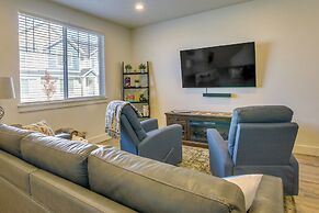 2 Mi to Zootah: Providence Townhome w/ Fireplaces