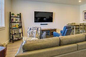 2 Mi to Zootah: Providence Townhome w/ Fireplaces