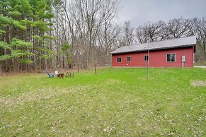 Pet-friendly Cabin Retreat: Walk to Lake Pepin!