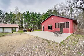 Pet-friendly Cabin Retreat: Walk to Lake Pepin!