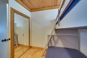 Lakefront Eufaula Escape w/ Dock + Private Beach!