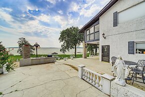 Lakefront Eufaula Escape w/ Dock + Private Beach!