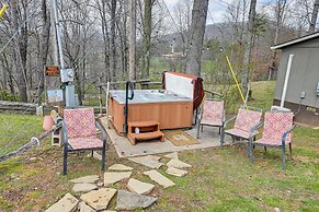 Whittier Vacation Rental Cabin: Pets Welcome!