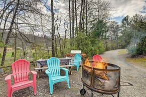 Whittier Vacation Rental Cabin: Pets Welcome!