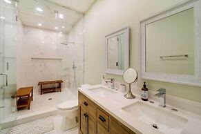 Deck, Grill & Fire Pit: Sugar Mountain Retreat!