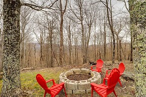 Deck, Grill & Fire Pit: Sugar Mountain Retreat!