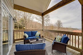 Deck, Grill & Fire Pit: Sugar Mountain Retreat!