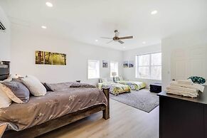 Deck, Grill & Fire Pit: Sugar Mountain Retreat!