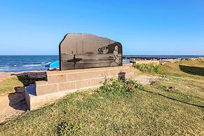 Walk to Ocean: Coastal Surfside Beach Bungalow!