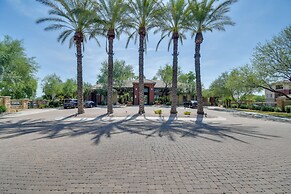 'red Rox' Phoenix Condo w/ Patio ~ 3 Mi to Airport