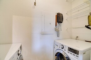 'red Rox' Phoenix Condo w/ Patio ~ 3 Mi to Airport