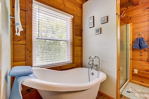 Rustic Dale Hollow Lake Cabin - Private Hot Tub!