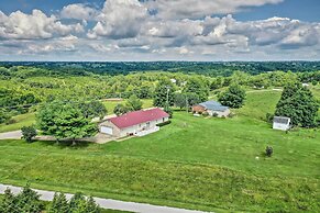 Charming Williamstown Retreat w/ Private Yard