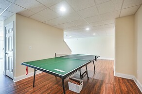 Pool & Furnished Patio: Group Getaway in Hershey