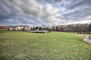 Pool & Furnished Patio: Group Getaway in Hershey