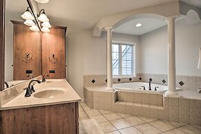 Pool & Furnished Patio: Group Getaway in Hershey