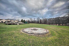 Pool & Furnished Patio: Group Getaway in Hershey